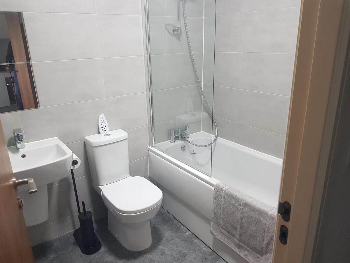 Spacious 1 Bed Relocation Apartment Free Parking, Brierley Hill Exterior photo