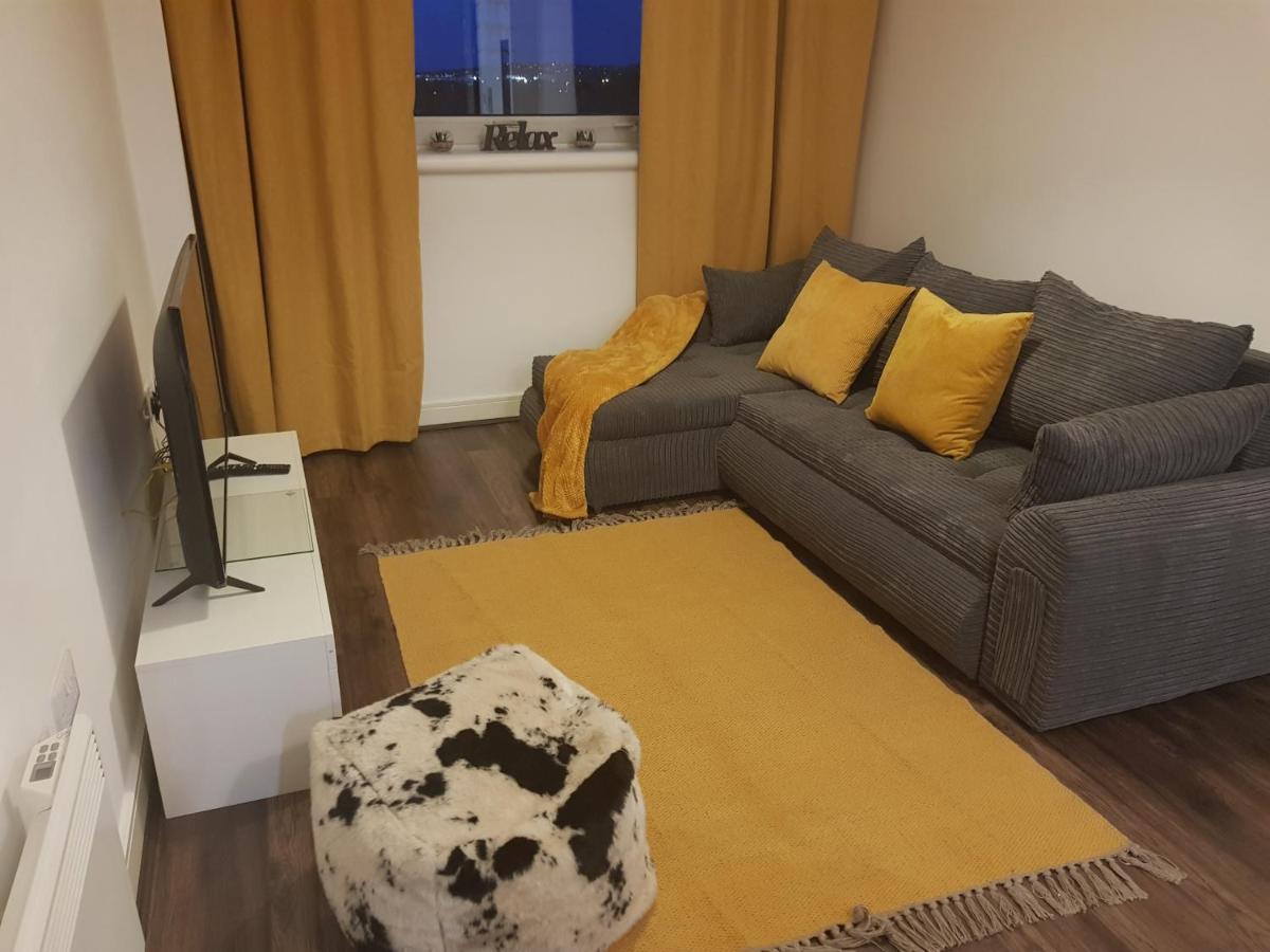 Spacious 1 Bed Relocation Apartment Free Parking, Brierley Hill Exterior photo