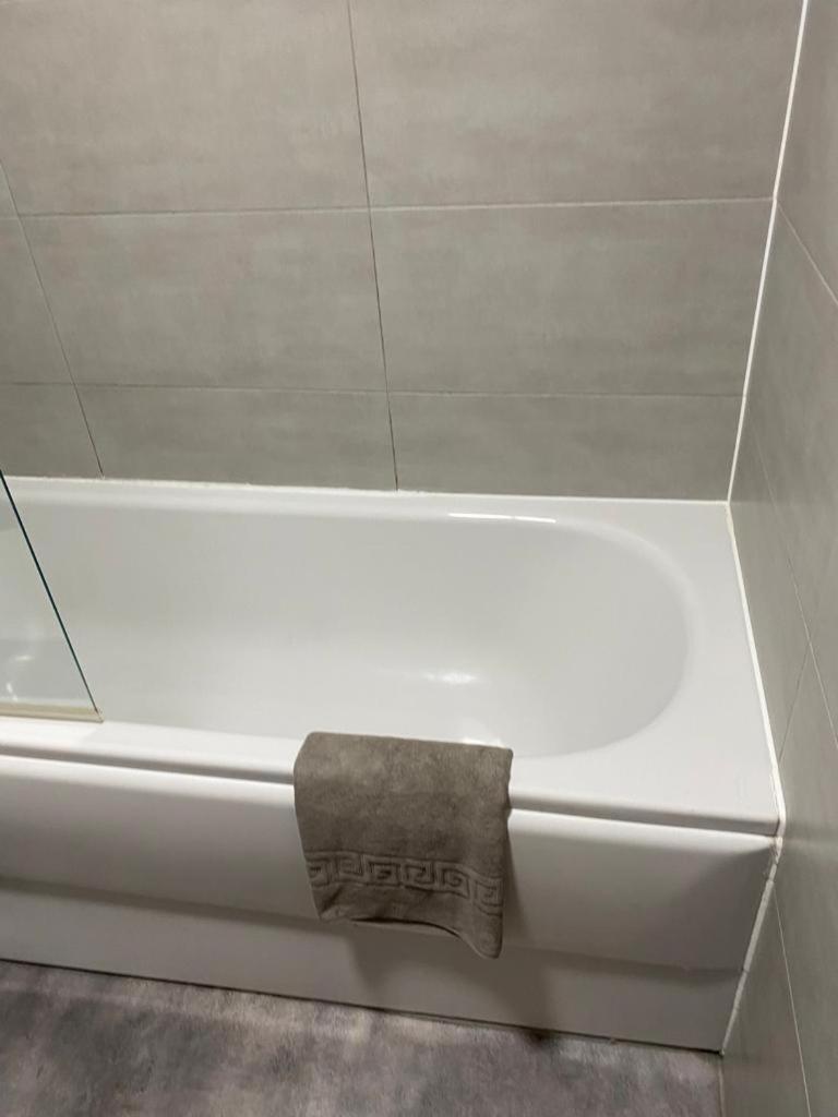 Spacious 1 Bed Relocation Apartment Free Parking, Brierley Hill Exterior photo