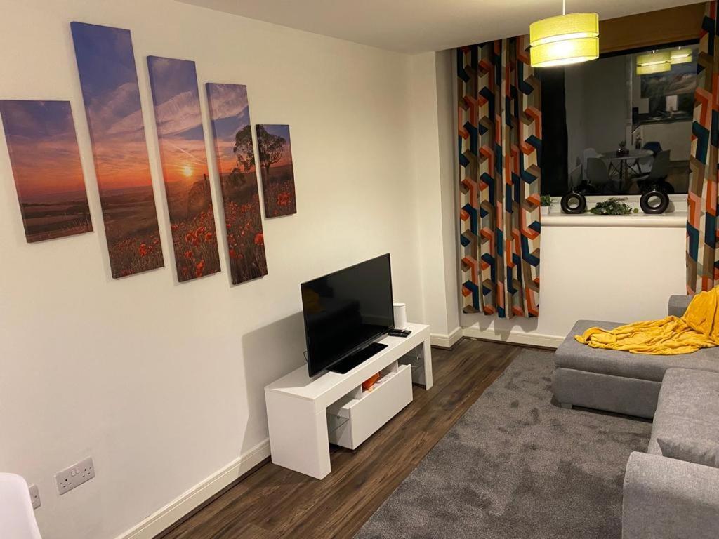 Spacious 1 Bed Relocation Apartment Free Parking, Brierley Hill Exterior photo